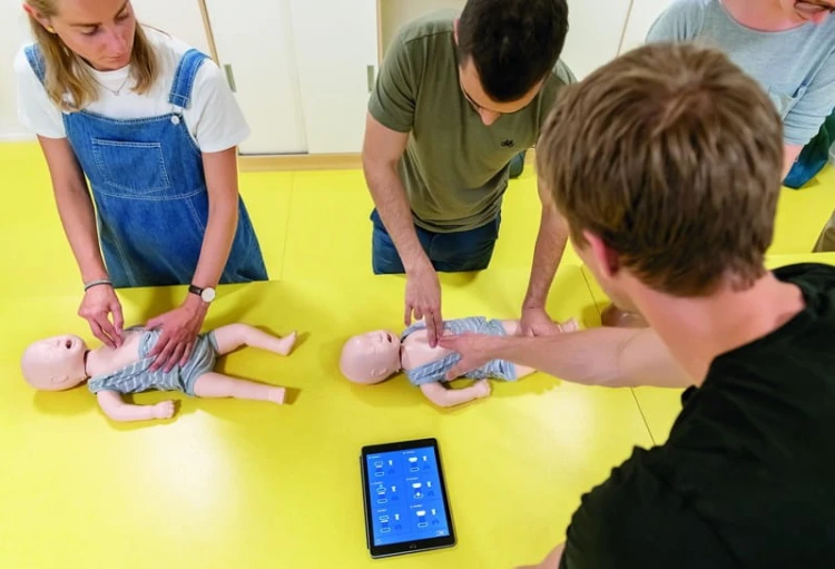 little_baby_qcpr_szkolenie.jpg
