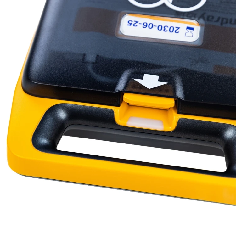 BH33 - Defibrylator AED Mindray BeneHeart C2 z wyświetlaczem LCD 7 czujnikiem uciśnięć CPR Navi [TCN24-KB06-AF] (9).jpg